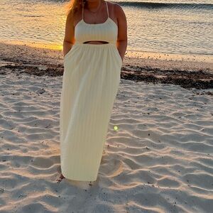 American Eagle yellow maxi dress size large